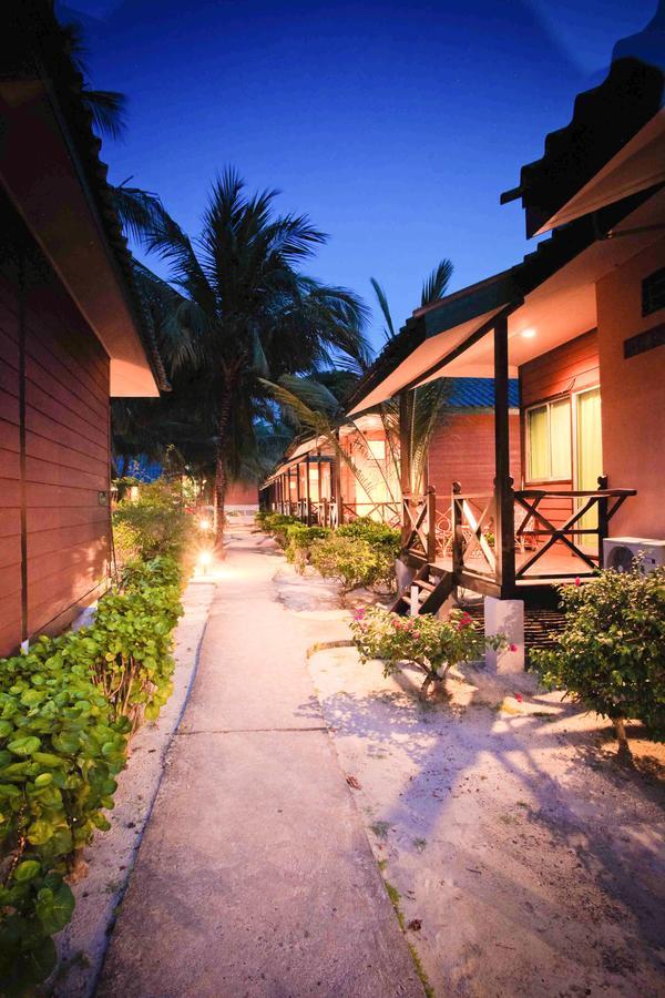 Tuna Bay Island Resort Kampong Pasir Hantu Exterior foto